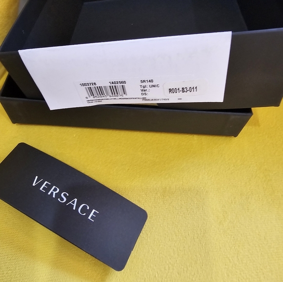 Bnwt Versace silk headband with box - Picture 4 of 4